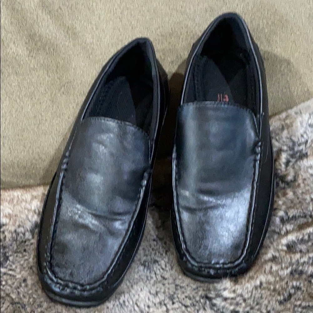 Men’s size 7 1/2 black slip on dress shoes